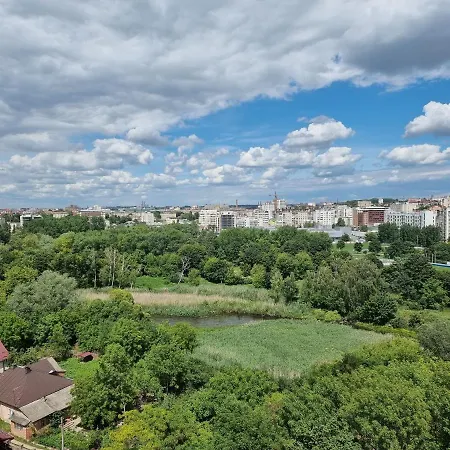 Світло Цілодобово Просторі Апартаменти Біля Гідропарку Топільче Ternopil Dış mekan fotoğraf
