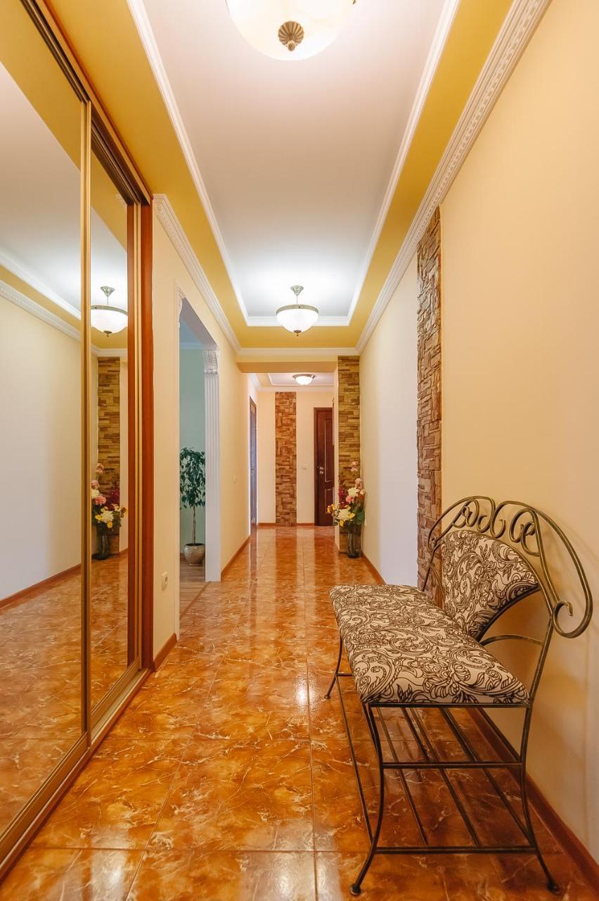 Apartment світло цілодобово просторі біля гідропарку топільче