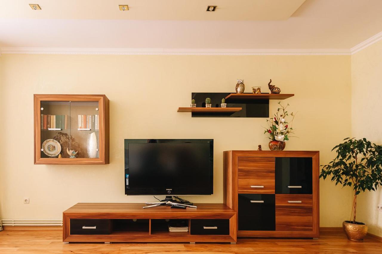 Apartment світло цілодобово просторі біля гідропарку топільче